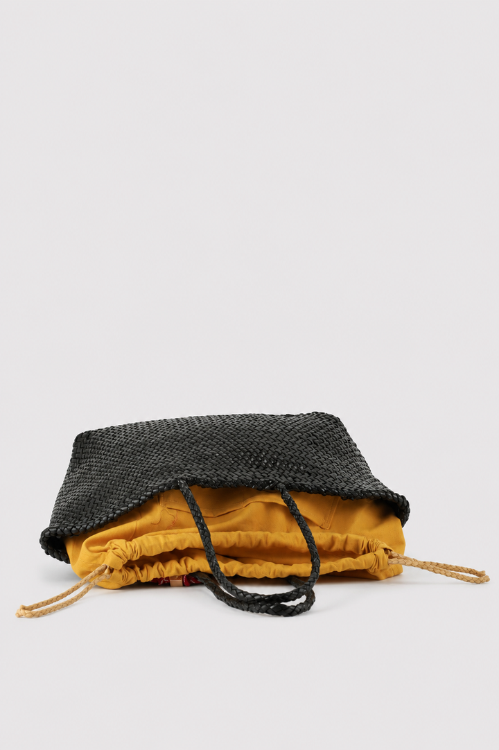Amora with mustard insert