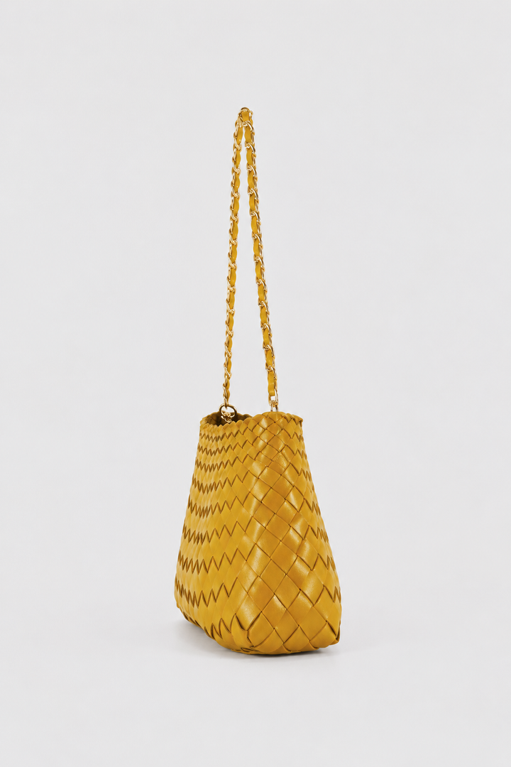 Selina Compact