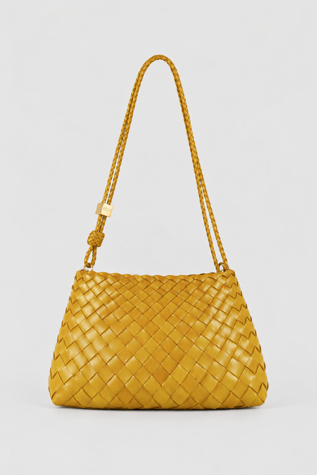 Selina Compact