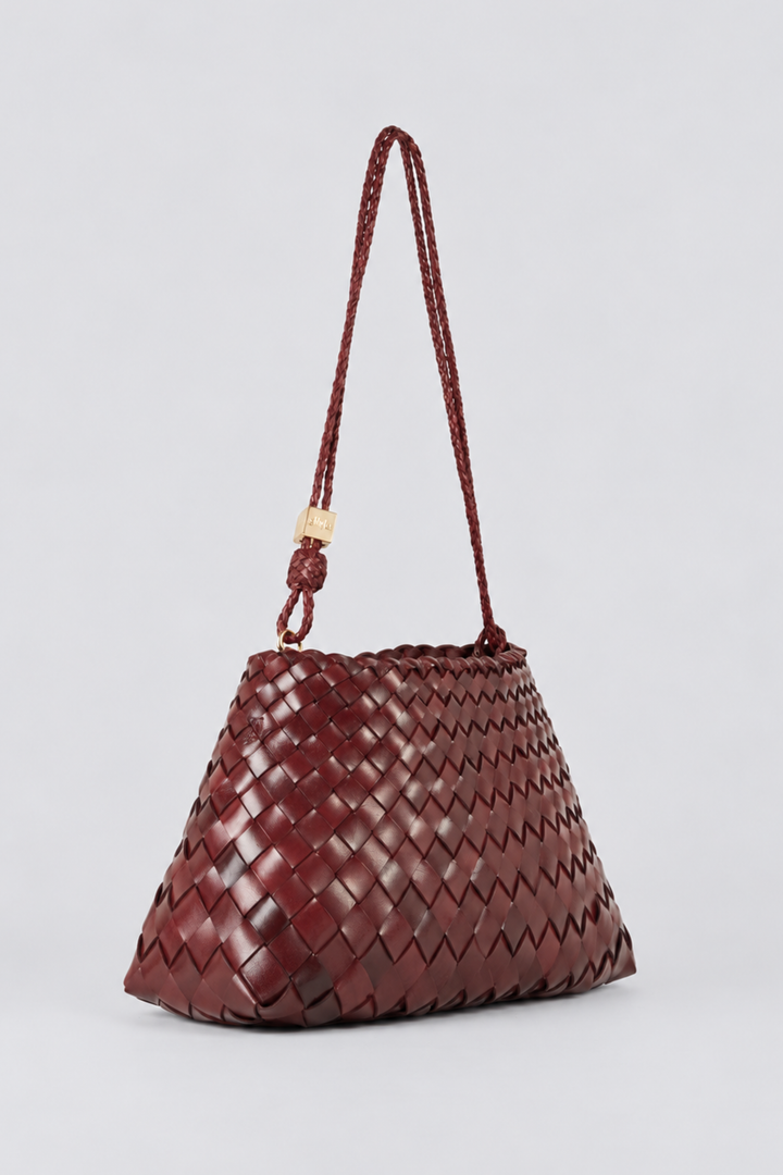 Selina Compact