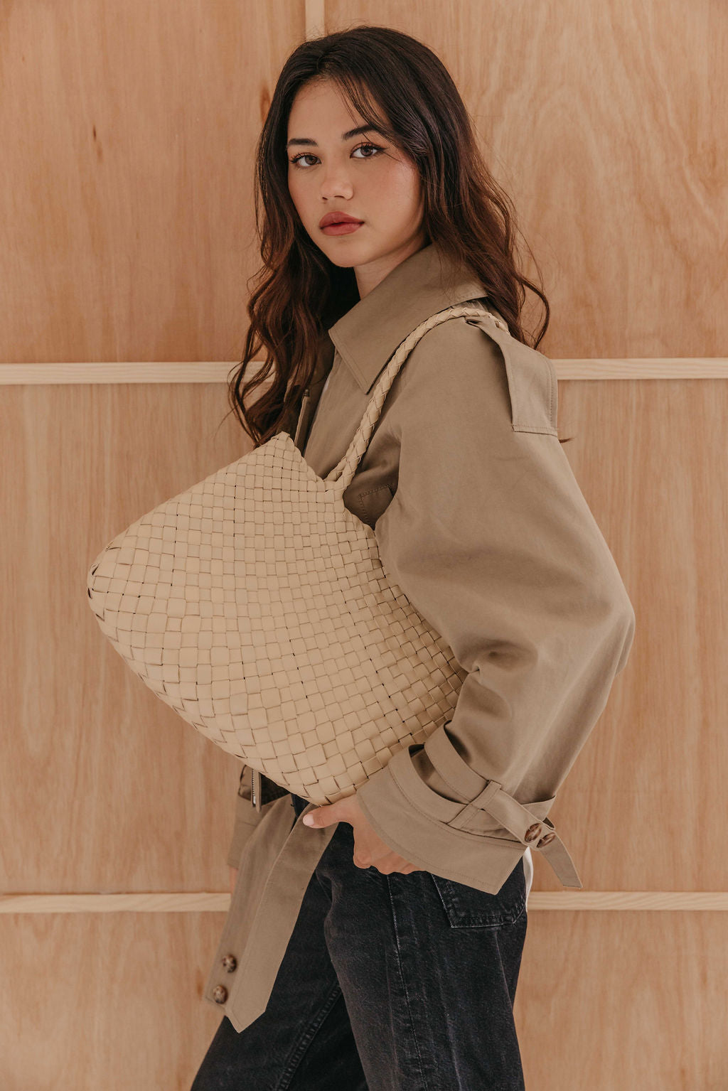 Selina with a woven base - Butter Yellow