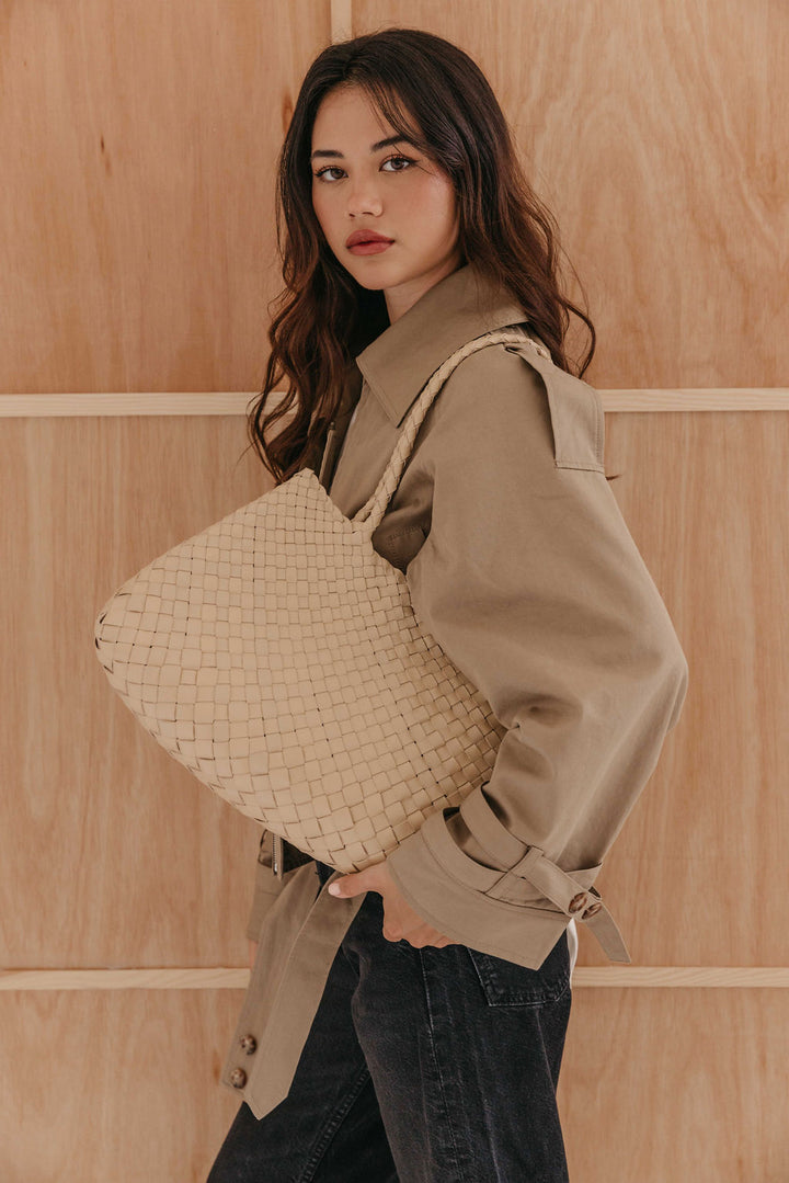 Selina Woven Base
