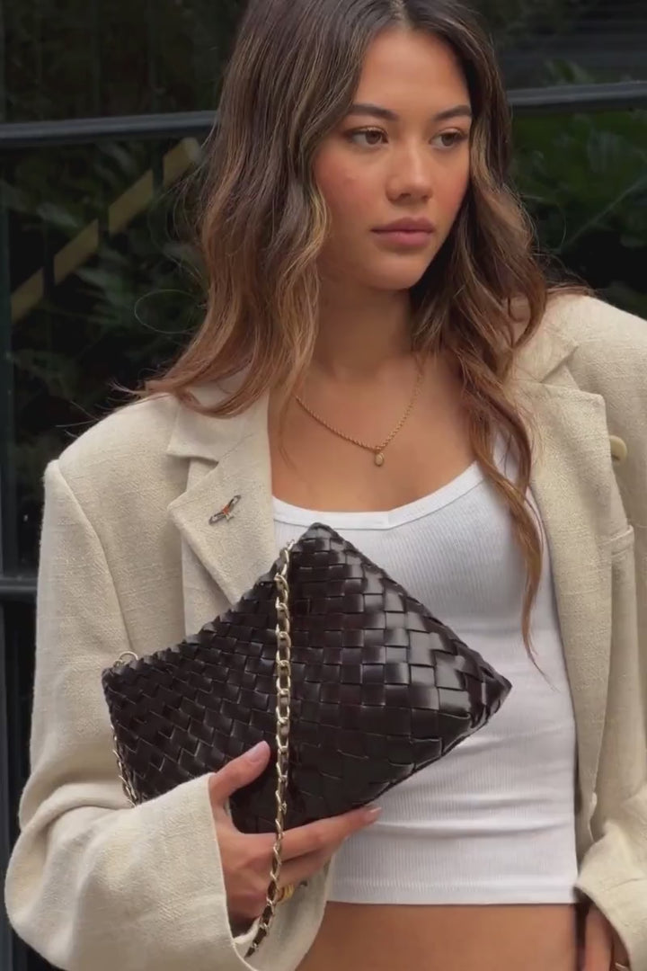 Selina Compact