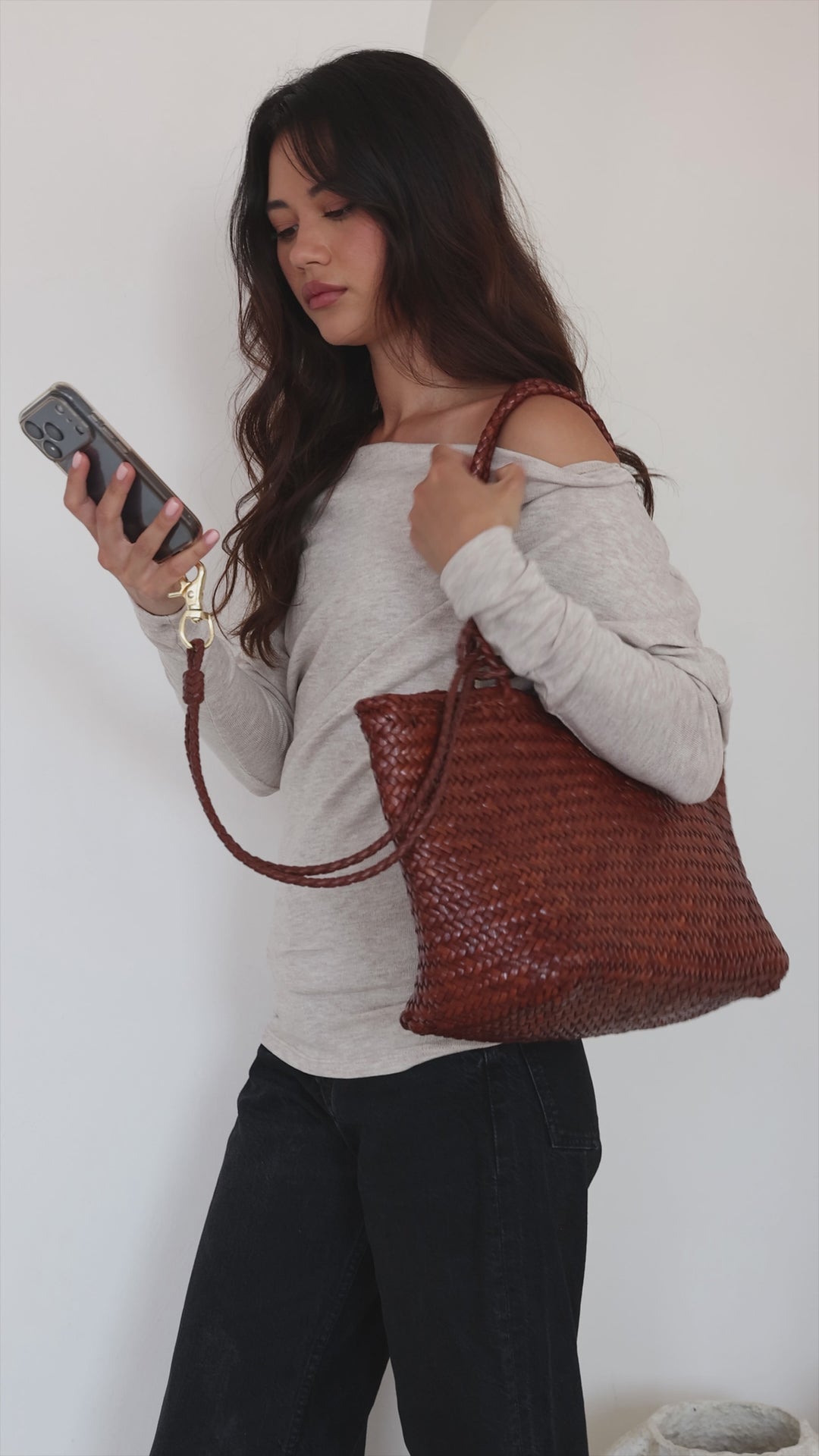 Handytasche aus geflochtenem Leder